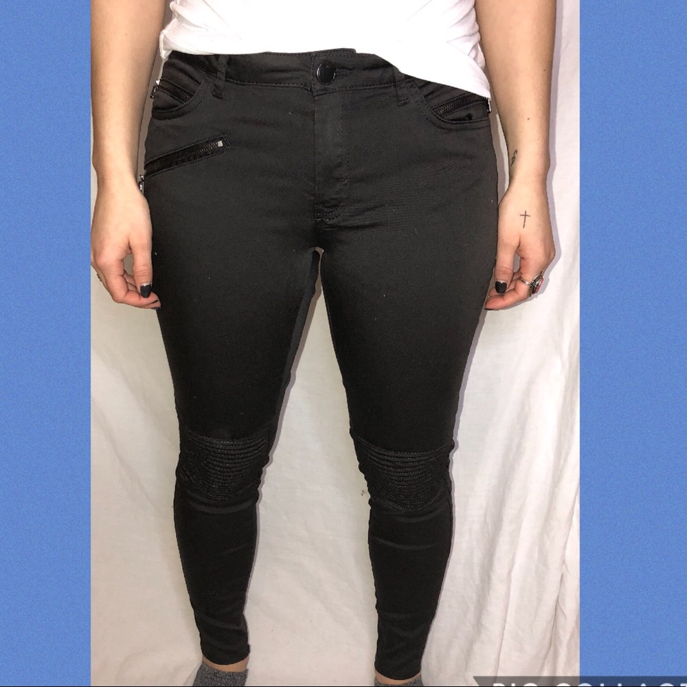 grey pants